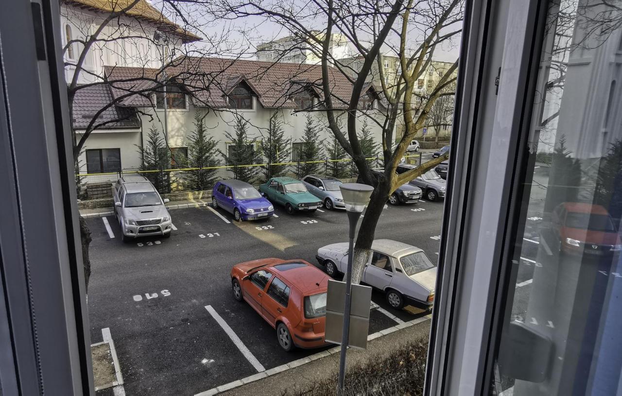 White Glamour Buzău Exterior photo